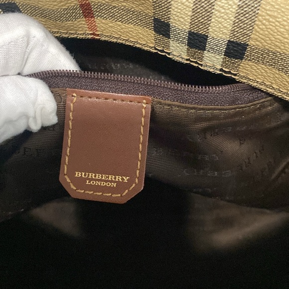 ⛔️ SOLD ⛔️ Burberry Brown and Tan Checkered Messenger Bag - Picture 13 of 14